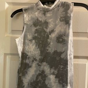 Gray sleeveless top medium